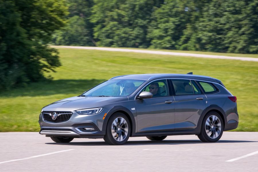  Buick Regal TourX 2017 года  (NA) (фото 9 из 61)